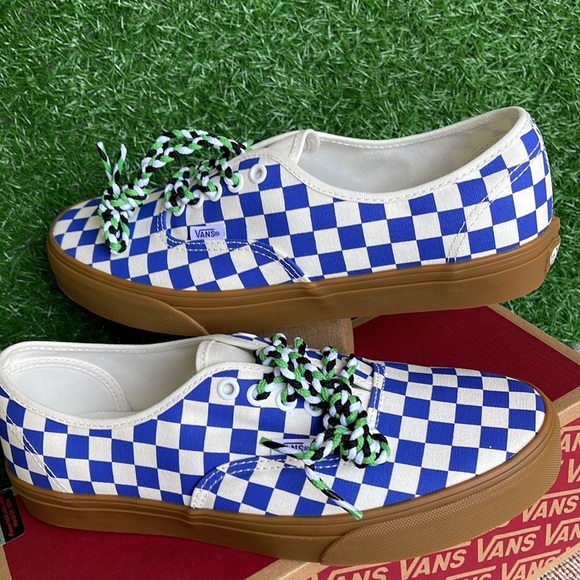 Vans Men’s Authentic
Checkerboard Blue/White
VN0009PVY6Z
Sneakers - Picture 12 of 16